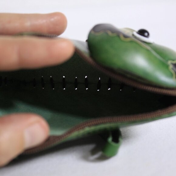 Green leather dog coin purse, small leather zippered puppy pouch, dog wallet - Picture 8 of 10